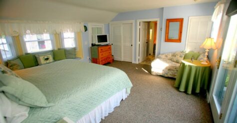 Sweet 9 bed with light green comforter